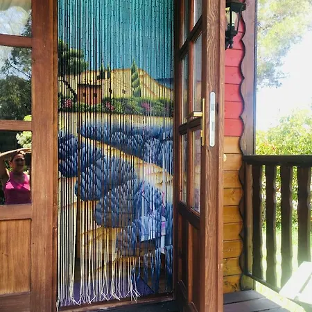 Les De La Serre Hébergement de vacances Saint-Thibéry