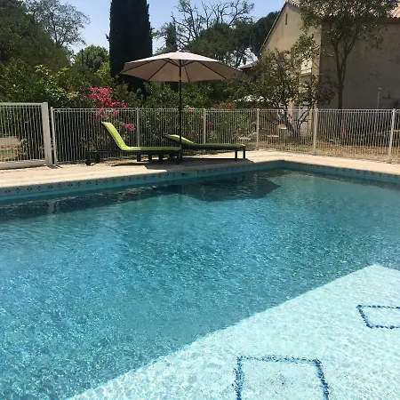 Les De La Serre Hébergement de vacances *